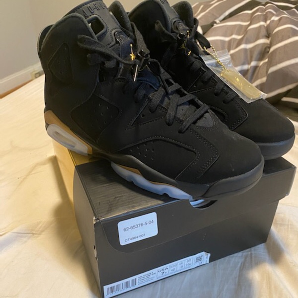 Jordan 6 dmp (gs) size 7